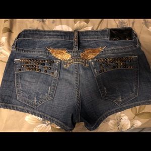 Robin’s jean shorts